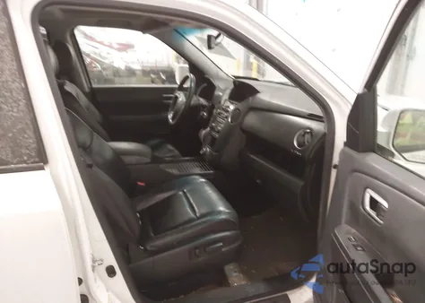 2013 Honda Pilot Touring z USA, uszkodzony, nr VIN 5FNYF4H92DB047680